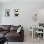 Very Berry - Katowicka 2C - Apartament Z Balkonem I Garazem- Self Check In 24H
