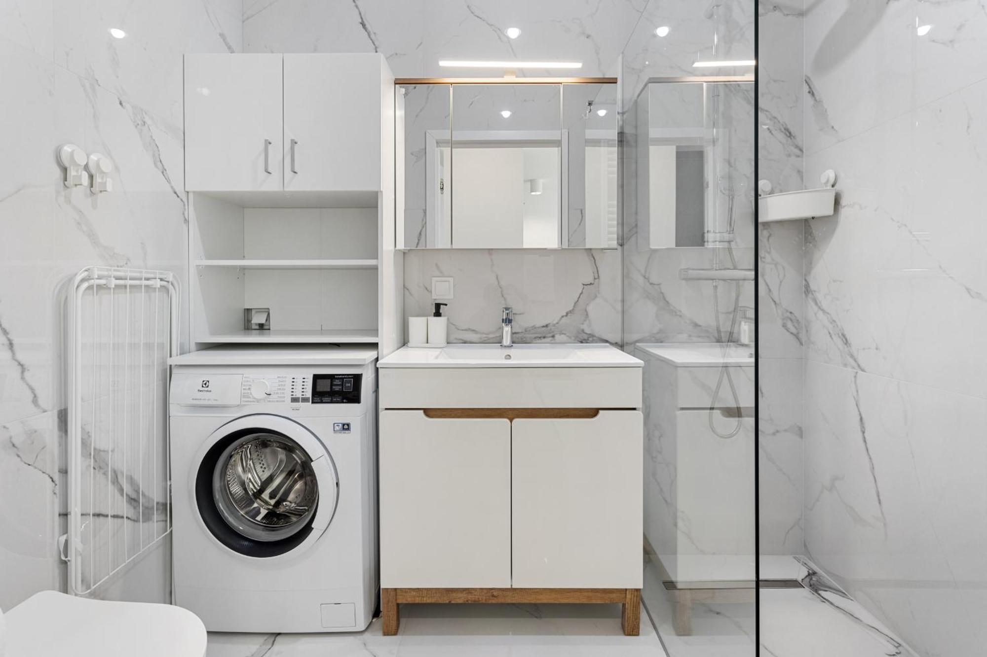 Very Berry - Katowicka 2c - Z Balkonem I Garazem- Self Check In 24h Apartment Poznan