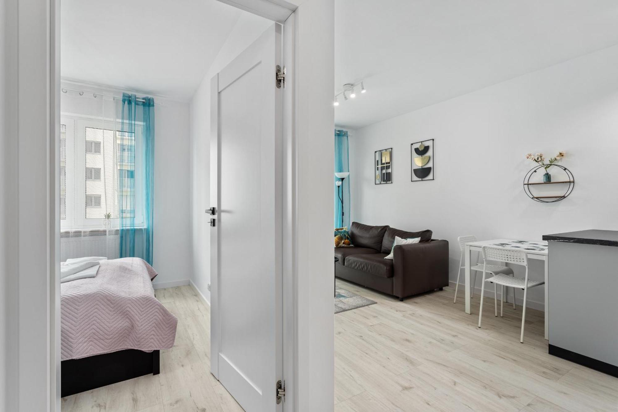 Very Berry - Katowicka 2c - Z Balkonem I Garazem- Self Check In 24h Apartment Poznan