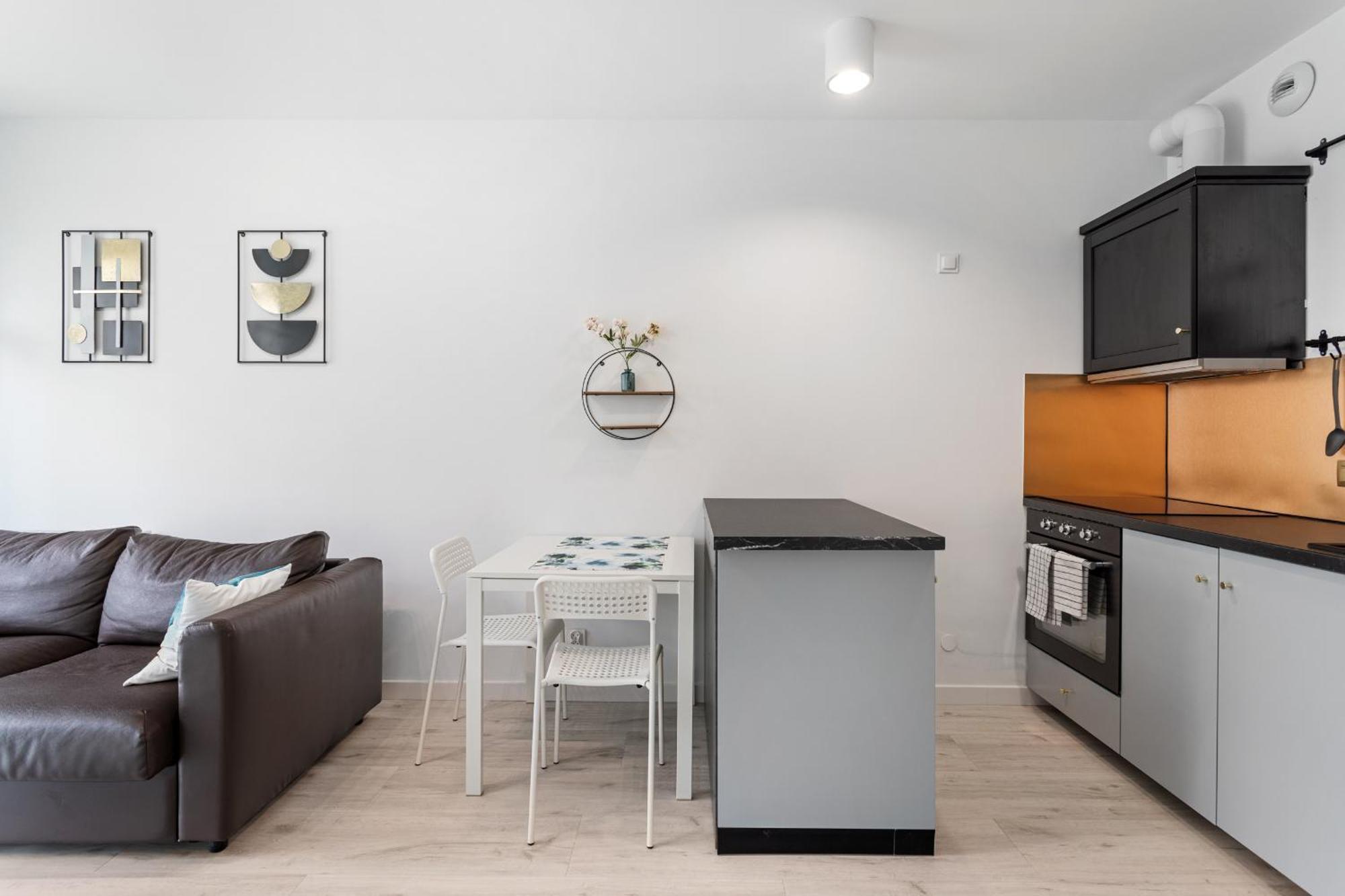 Apartamento Very Berry - Katowicka 2c - Z Balkonem I Garazem- Self Check In 24h Poznań